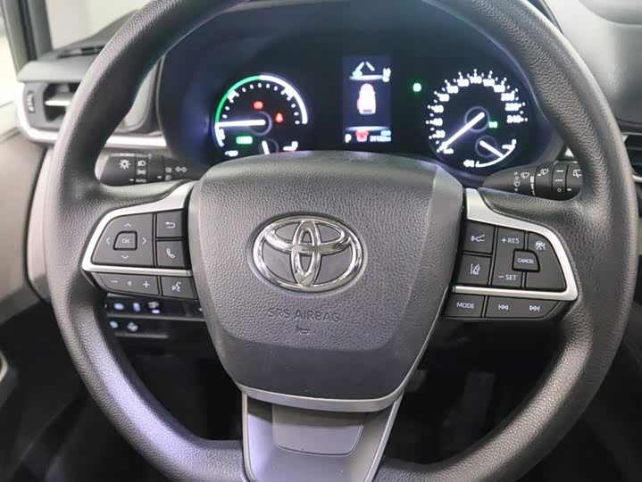 Toyota Granvia, 2023 — фото 6 из 9