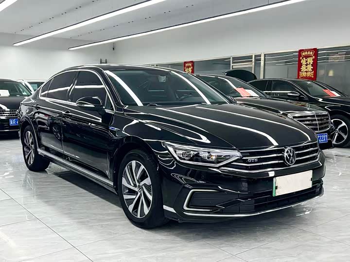 Volkswagen Magotan GTE Hybrid, 2023 — фото 3 из 9