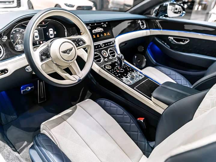Bentley Continental GT, 2024 — фото 8 из 9
