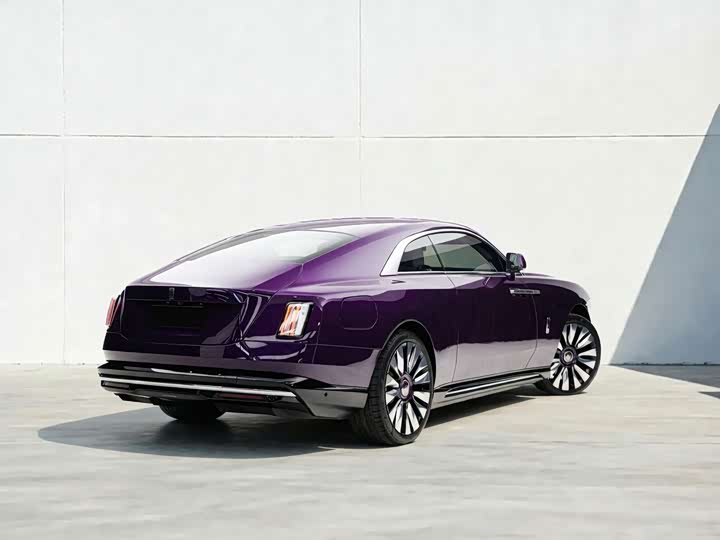 Rolls-Royce Spectre, 2024 — фото 4 из 9