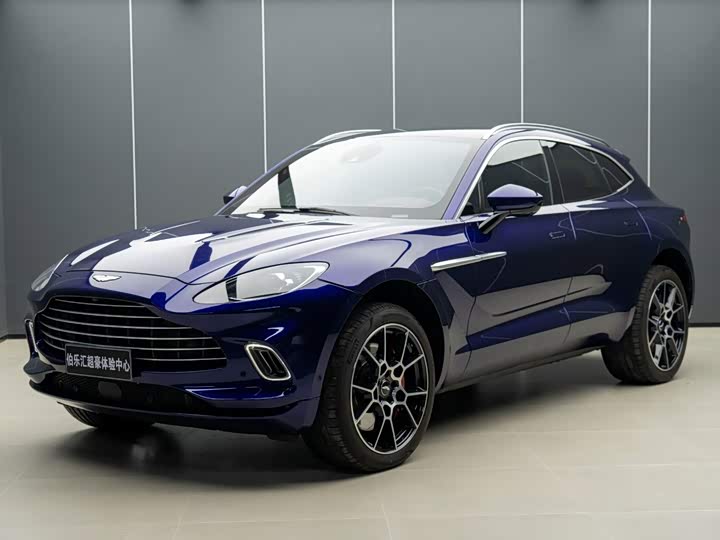 Aston Martin DBX, 2022 — фото 2 из 9