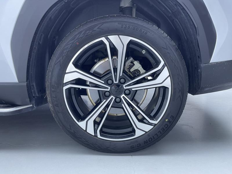 Geely Galaxy L7, 2024 — фото 11 из 12