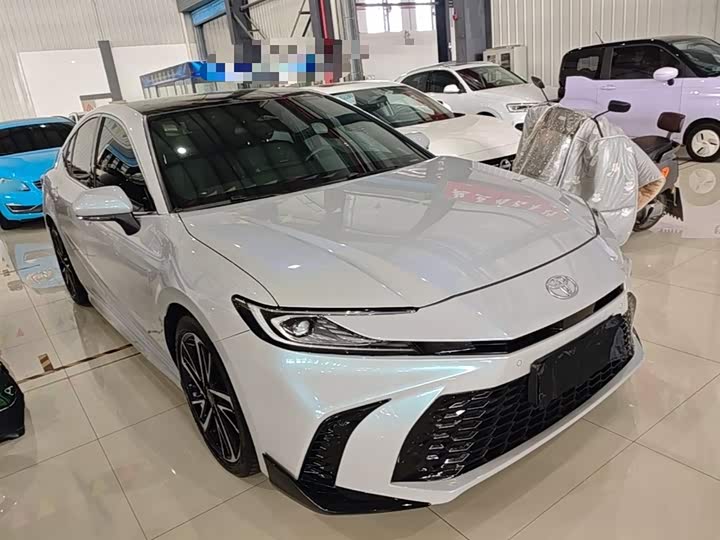 Toyota Camry, 2024 — фото 4 из 9