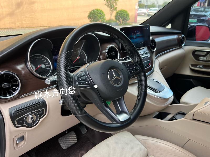 Mercedes-Benz V-Class, 2023 — фото 6 из 10