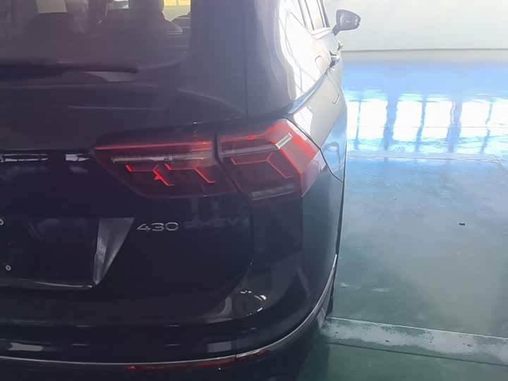 Volkswagen Tiguan L Hybrid, 2022 — фото 8 из 9