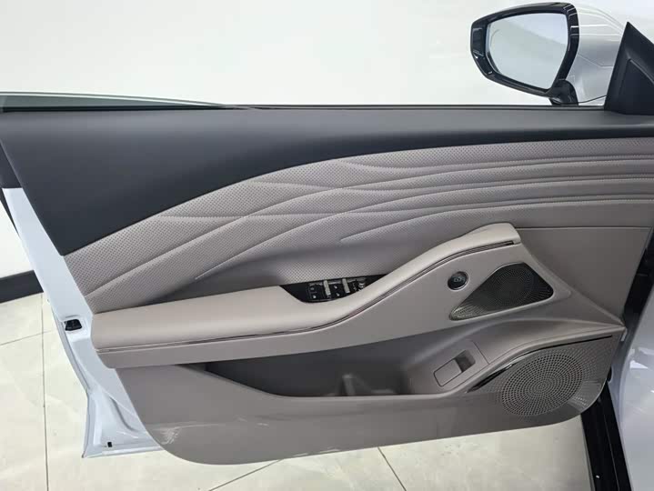Geely Galaxy Starshine 8 EM-i, 2025 — фото 7 из 9