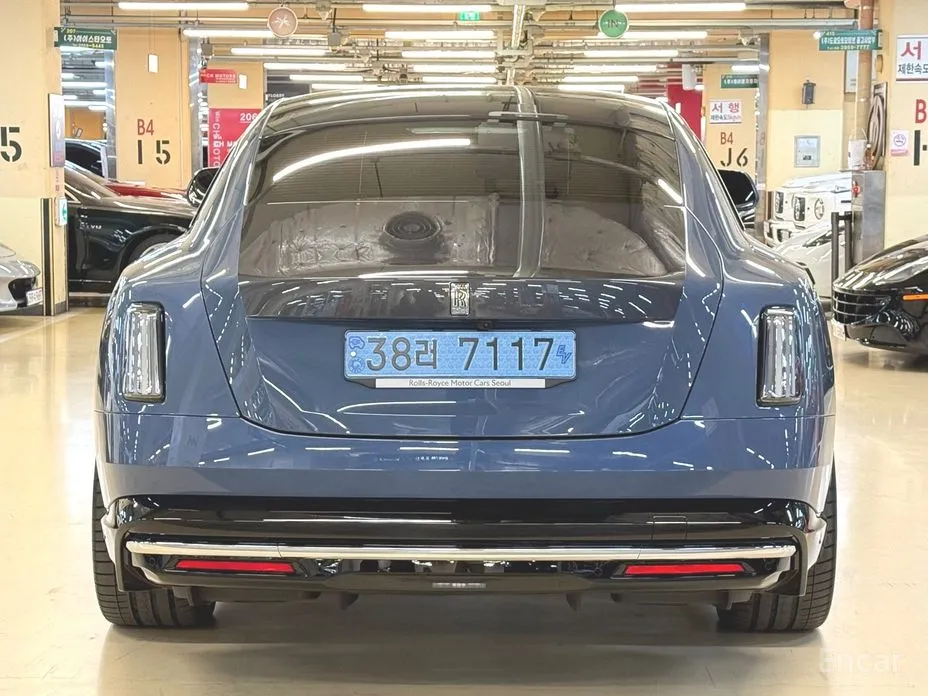 Rolls-Royce Spectre, 2023 — фото 4 из 12