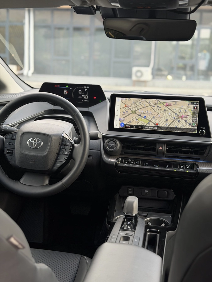 Toyota Prius, 2025 — фото 8 из 9