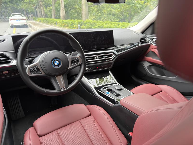 BMW i4, 2025 — фото 8 из 12