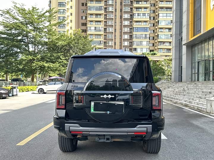 BYD FangChengBao Leopard 8, 2025 — фото 5 из 9