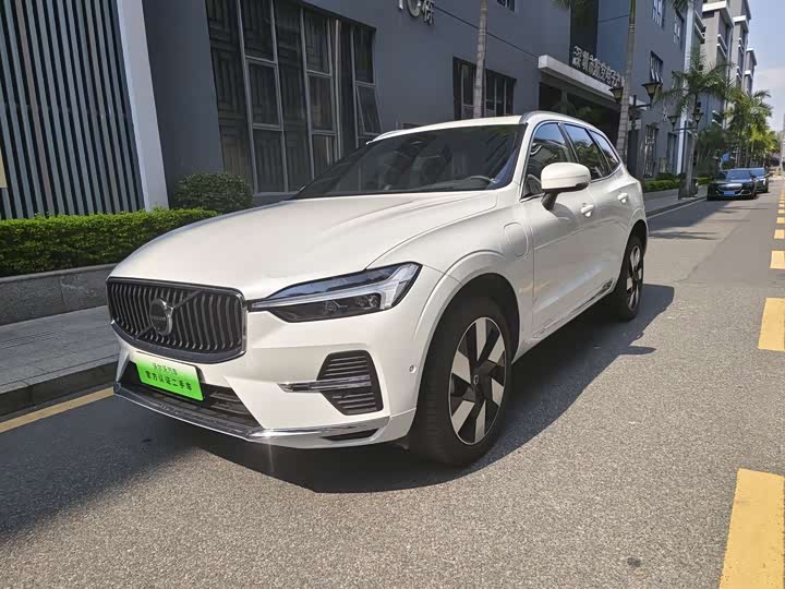 Volvo XC60 Hybrid, 2023 — купить в Перми под ключ