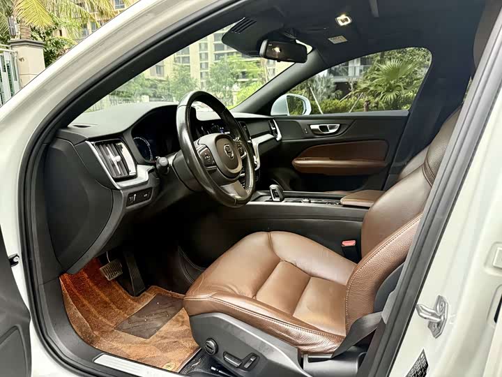 Volvo S60, 2021 — фото 5 из 9