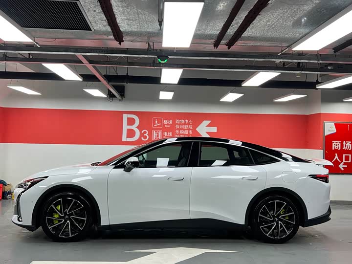 BAIC Arcfox Alpha S5, 2024 — фото 2 из 9