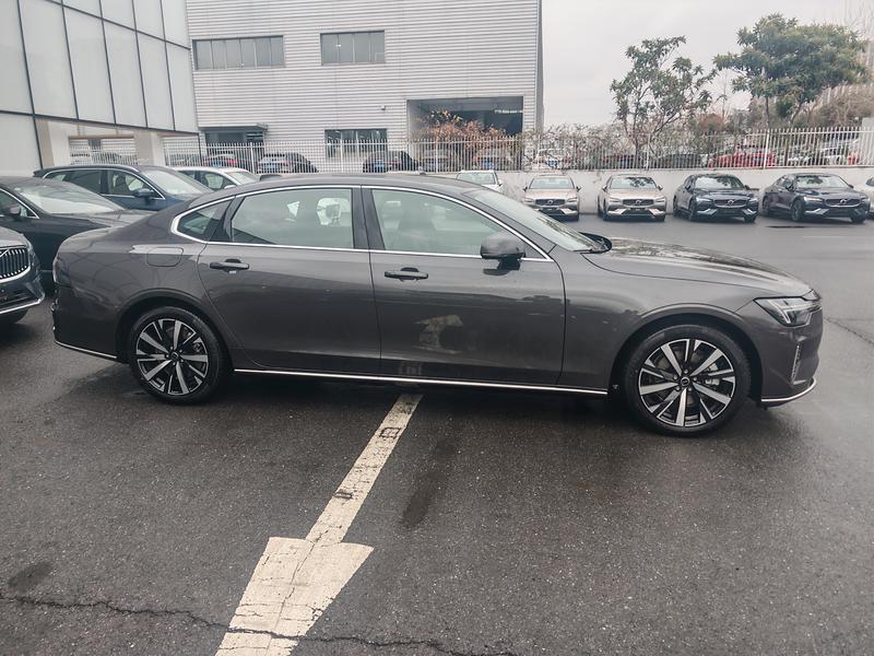 Volvo S90, 2025 — фото 8 из 12