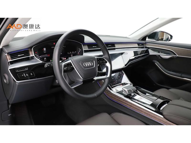 Audi A8, 2023 — фото 6 из 10