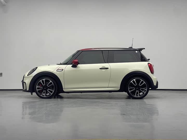 Mini Mini JCW, 2022 — фото 9 из 9