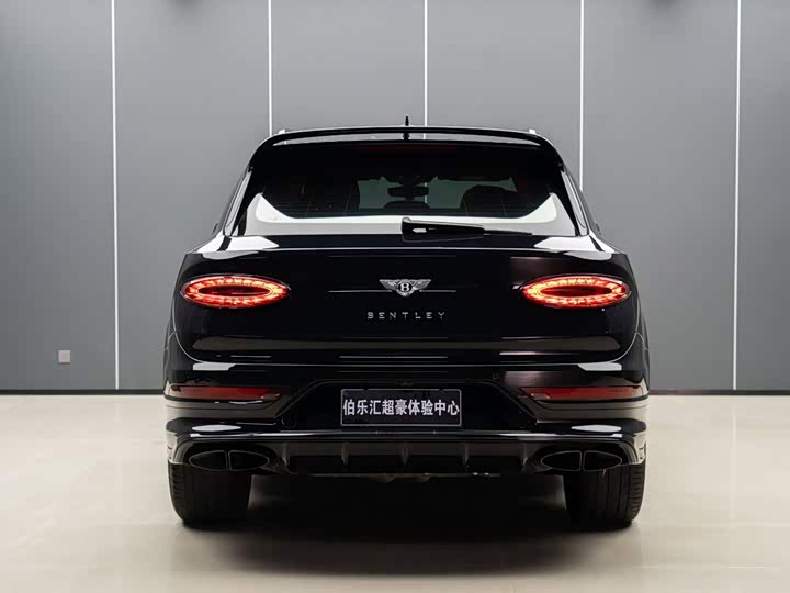 Bentley Bentayga, 2022 — фото 7 из 9