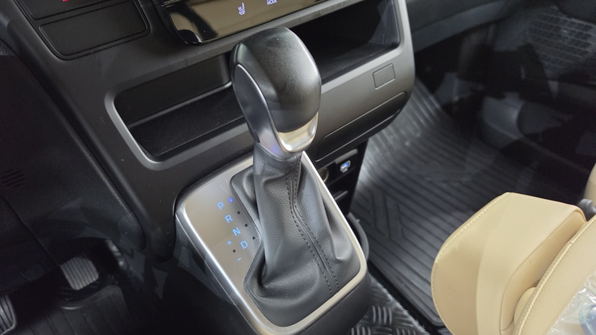 Hyundai Staria, 2023 — фото 8 из 12