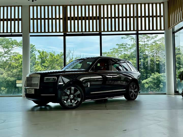 Rolls-Royce Cullinan, 2022 — купить в Брянске под ключ