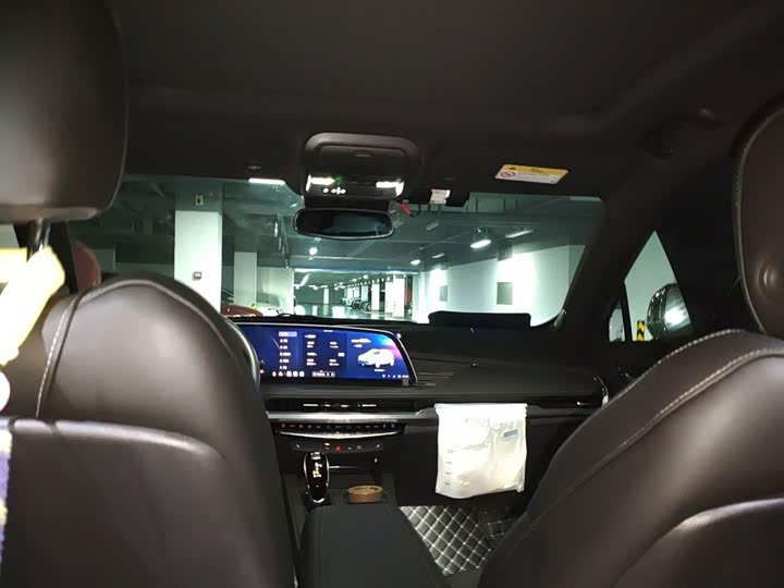 Cadillac XT4, 2023 — фото 9 из 9