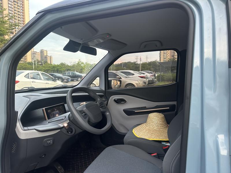Wuling Nano EV, 2022 — фото 8 из 9
