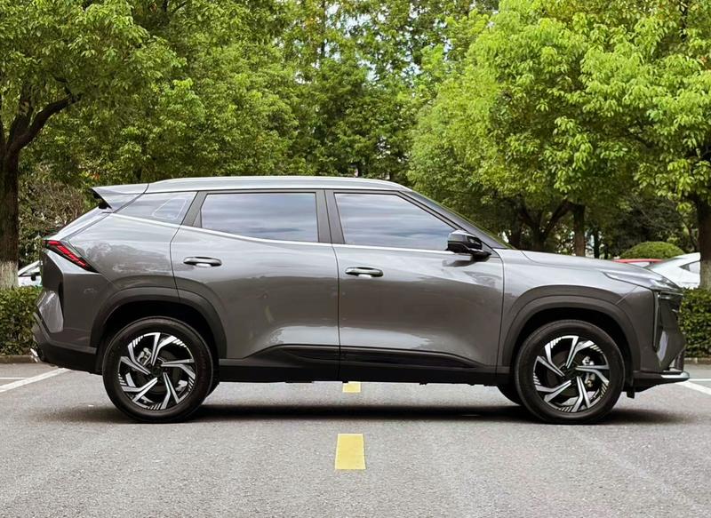 Geely Atlas, 2024 — фото 8 из 12