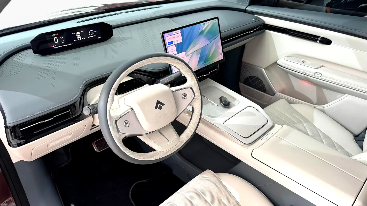 GAC Hyptec HT, 2026 — фото 9 из 10