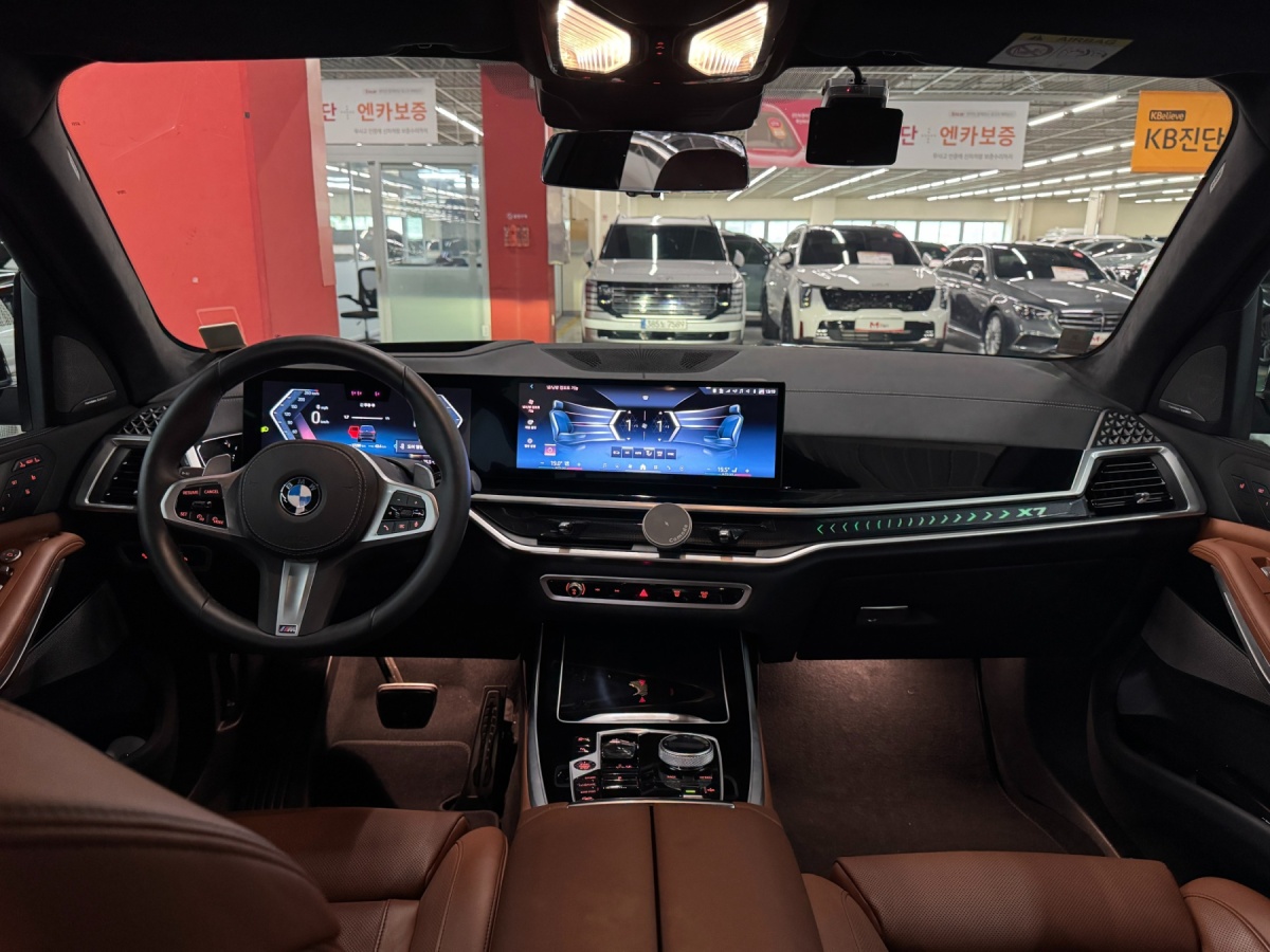 BMW X7, 2024 — фото 12 из 12