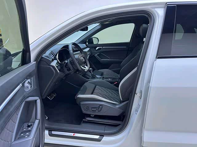 Audi Q3 Sportback, 2025 — фото 8 из 9
