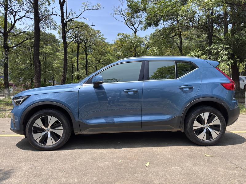 Volvo XC40, 2022 — фото 4 из 12