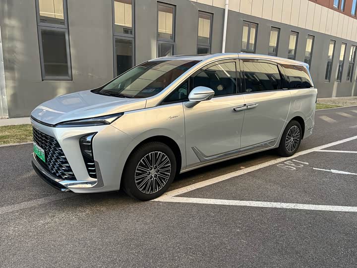 Buick GL8 Hybrid, 2024 — купить в Чебоксарах под ключ