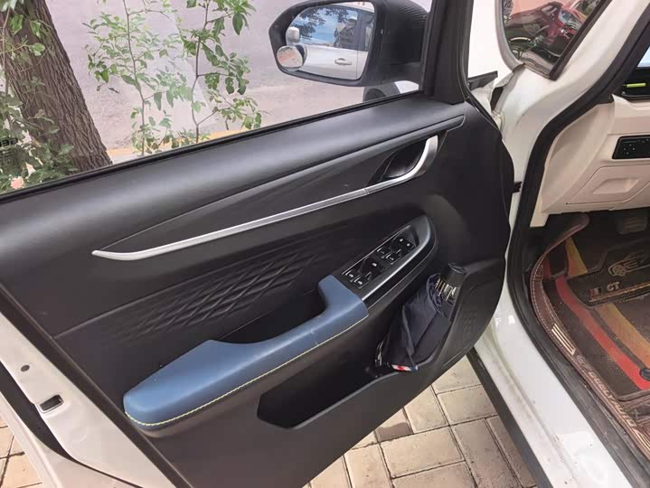 Geely Geometry EX3, 2021 — фото 7 из 9