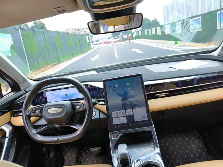 Geely Atlas L, 2023 — фото 5 из 9