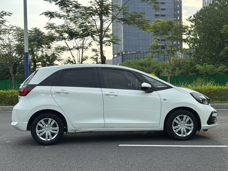 Honda Fit, 2021 — фото 8 из 12