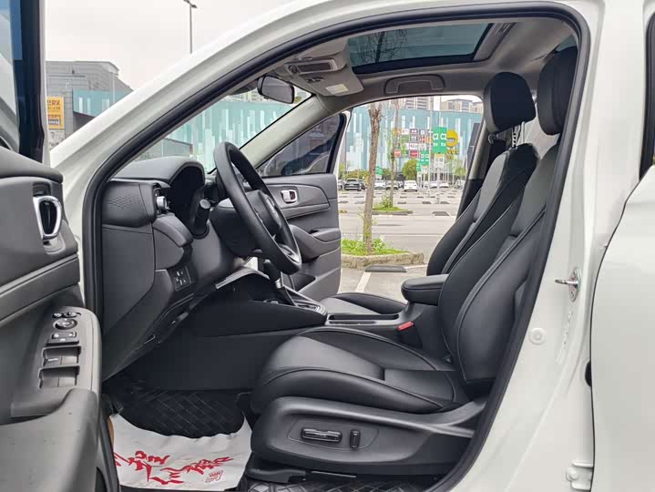 Honda Vezel, 2023 — фото 8 из 9