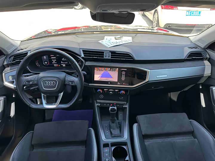 Audi Q3, 2022 — фото 8 из 9