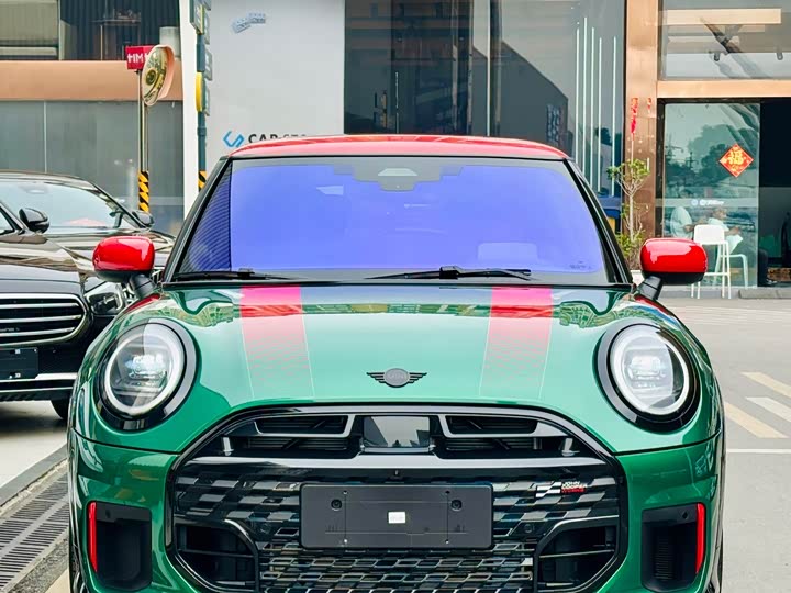 Mini Mini JCW, 2025 — фото 2 из 9