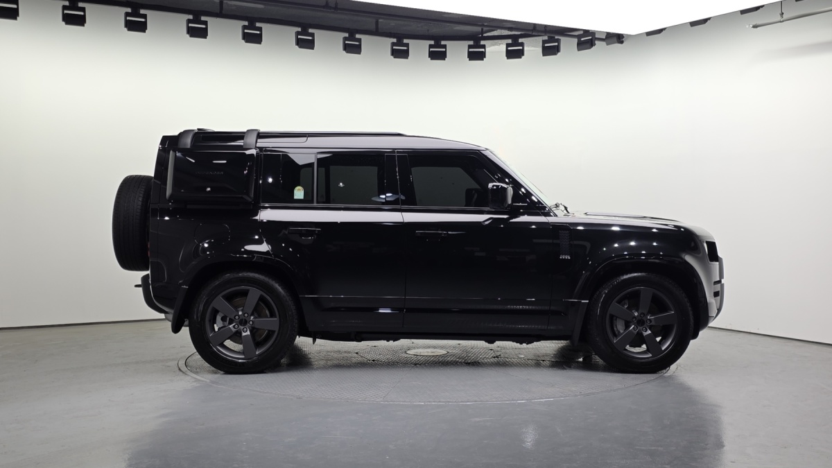 Land Rover Defender, 2025 — фото 5 из 12
