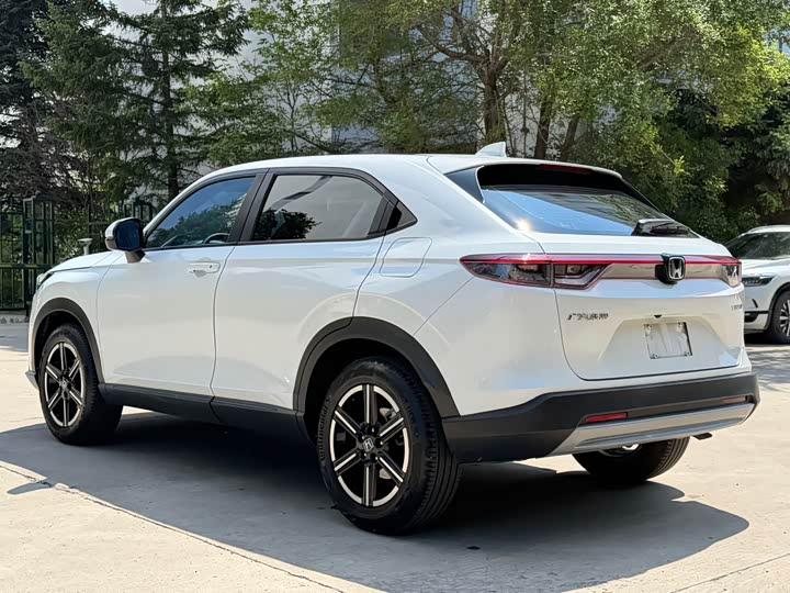 Honda Vezel, 2023 — фото 7 из 9