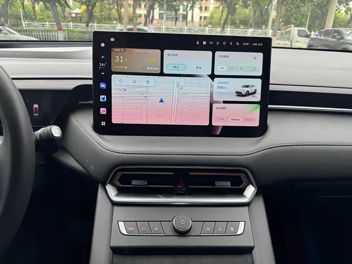Wey Latte DHT Hybrid, 2024 — фото 8 из 9