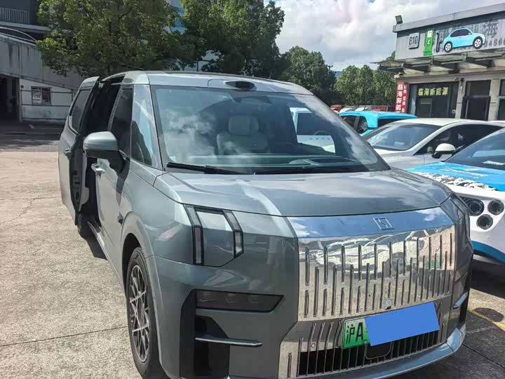Zeekr 009, 2024 — купить в Санкт-Петербурге под ключ