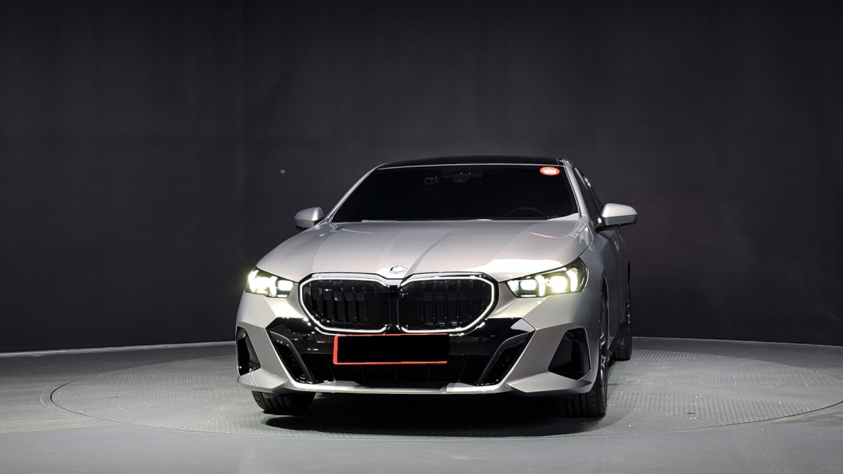 BMW 5 Series, 2025 — фото 3 из 12