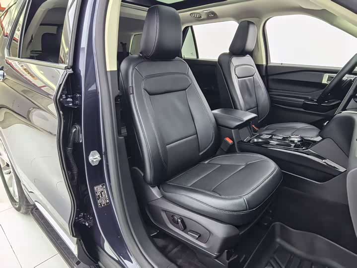 Ford Explorer, 2021 — фото 8 из 9