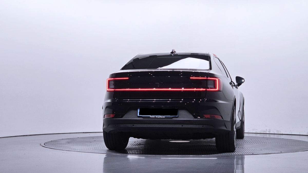 Polestar 2, 2023 — фото 4 из 12