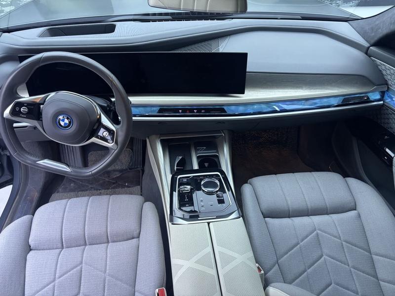 BMW i7, 2023 — фото 7 из 12
