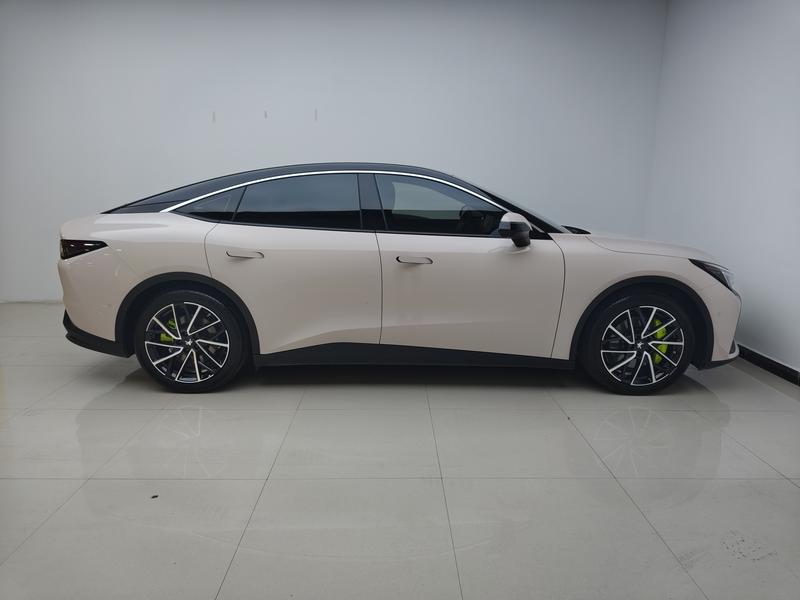 BAIC Arcfox Alpha S5, 2025 — фото 8 из 12