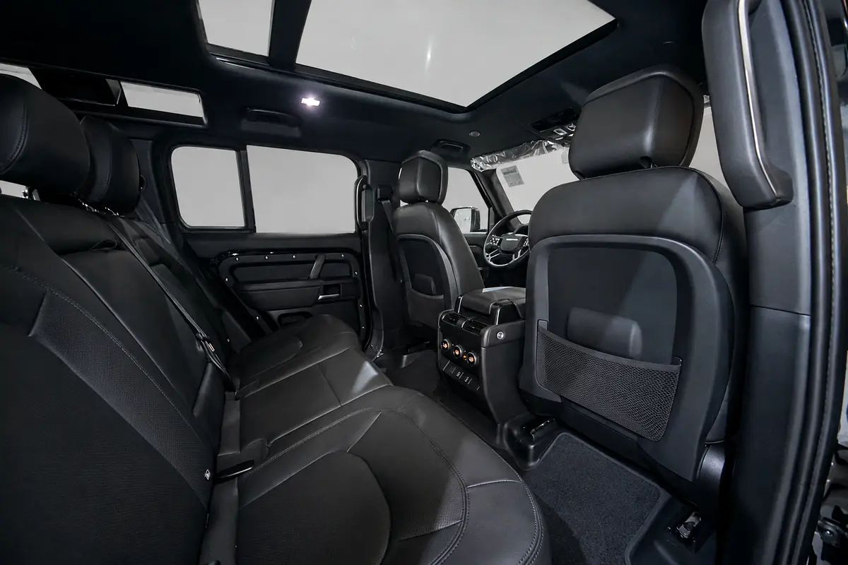 Land Rover Defender, 2026 — фото 9 из 10