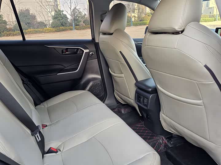 Toyota Wildlander, 2023 — фото 6 из 7