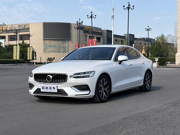 Volvo S60, 2022 — купить в Курске под ключ
