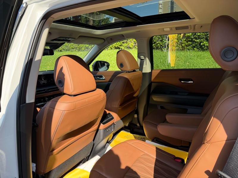 Nissan Pathfinder, 2023 — фото 10 из 12